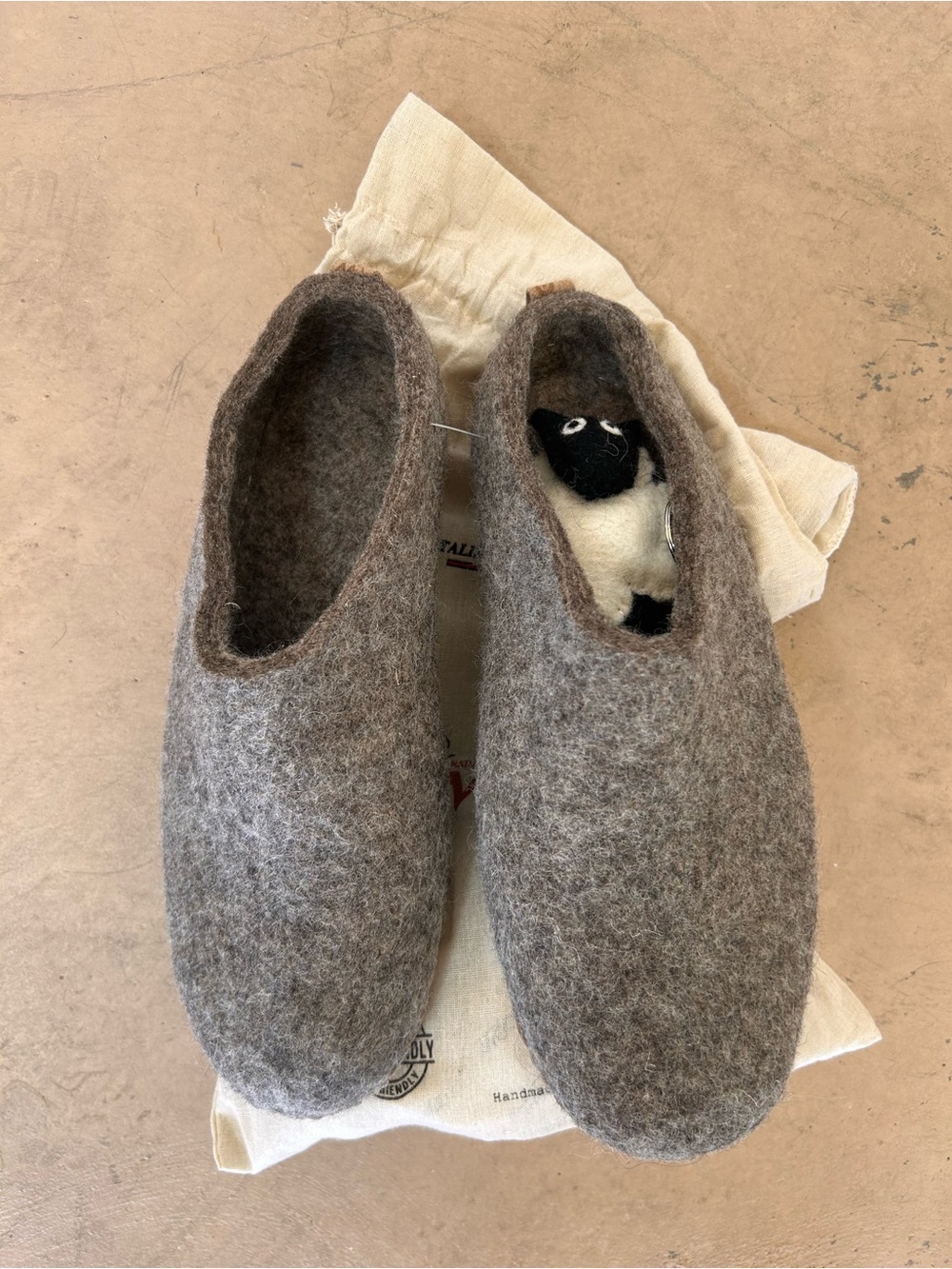 Wool Felt Women's Slip-On Slippers - Gray